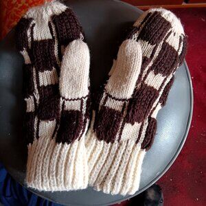 Vintage Handknit Mittens Checkered Brown & Cream Winter Granny Made 1970's